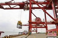 江西九江红光国际港首批外贸集装箱货物启运（图）