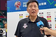 山东男篮2连败又传坏消息，曝丁伟与2人起冲突，人员调整势在必行