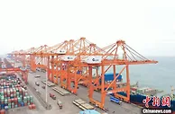 广西北部湾港年集装箱吞吐量首次突破600万标箱