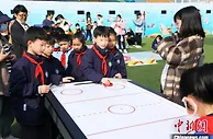 共赴冰雪之约 中国冰雪大篷车两地同时举行