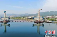 杭衢铁路新安江特大桥主塔封顶 两地未来40分钟可达