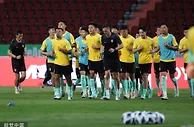 国足预计首发：仅中锋存在变数 韦世豪边路突击