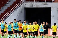 国足集训大名单曝光！2归化球员出局，22岁新人入选，亚洲杯冲前4