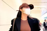 李菲儿穿连体内裤不惧走光，频靠打擦边球出圈的她，成了黄晓明最香艳前女友