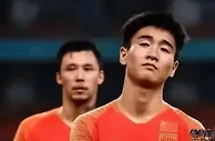 3-2！中国男足终于赢了，战胜日本球队，首胜诞生，球员疯狂庆祝