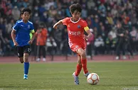 好消息！中国男足锋霸已成功立足西班牙联赛，本轮直接任意球破门