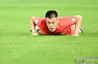 国足惊现双坏消息，黎巴嫩胆寒12人，亚洲杯首战关键战！