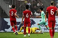 2-0领先被扳平！世预赛国足2-2新加坡 出线形势十分被动