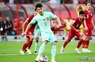 世预赛形势：亚洲8队接近出线，5小组乱了，国足冲9分，拒爆冷