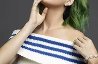 这谁能顶得住呢？凯蒂佩里，这身材是真的绝！