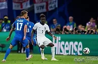 丑陋的0-0，球迷看睡了，欧洲杯15亿战舰3场梦游：头名出线