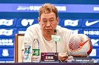 中超争冠白热化！上海双雄主帅场外互怼 全怪伊万？