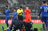 阿联酋裁判执法国足VS印尼 36强赛曾红牌罚下李源一