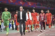 新闻分析：冲击世界杯 中国男足必须连赢两场“生死战”