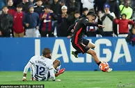 西甲-拉菲尼亚造乌龙 巴萨1-0莱加内斯先赛领先皇马7分