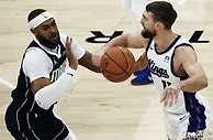 NBA附加赛|浓眉大战三巨头，独行侠想报常规赛被国王横扫之仇