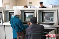 A股遭遇“黑色星期三” 沪指跌逾2.5%逼近3000点
