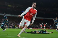 英超-吉鲁破门厄齐尔两助阿森纳2-1小胜曼城