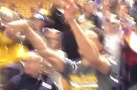 库里球员通道出手仍命中!