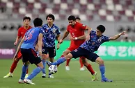 足球资讯：12强赛球队国足退步最大，花200万约热身赛逼李铁率队斩越南