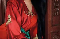 徐冬冬虽然人气缓落, 但依然是“性感女神”代表之一, 网友称赞