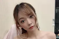 妍言水汪汪的大眼超無害 卻有著 D罩杯性感身材