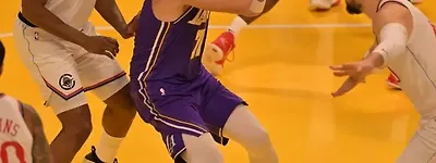 An undefeated team, the strongest in NBA history, even stronger than the Universe Warriors, several times better than Jordan’s Bulls.