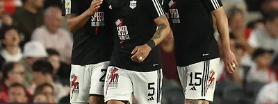 Vélez Sarsfield’s Winning Streak Faces a Stern Test Against Struggling Defending Champions