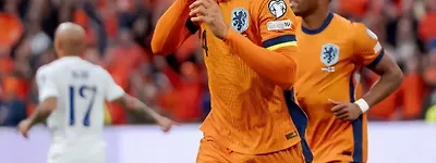 Liverpool vs Manchester United: Van Dijk anchors the defense, a record-breaking midfield prodigy leads the line, Salah and the new striker charge forward.